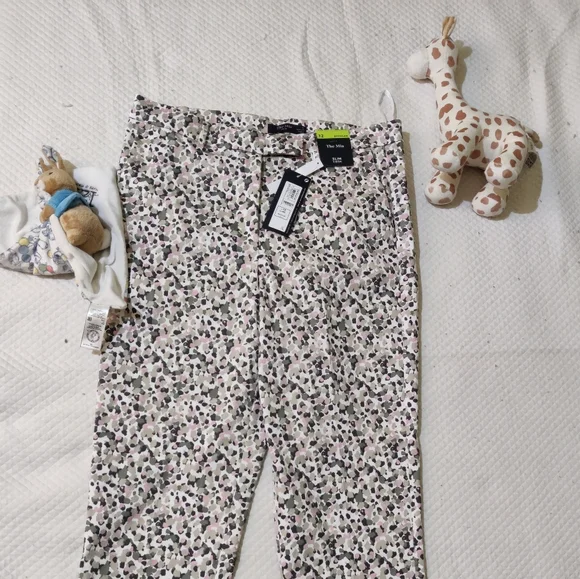 Marks and Spencers Women's Trousers - Picture 2 of 11